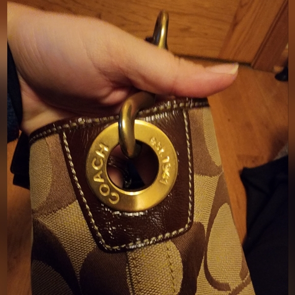 Coach Bucket Bag - Picture 3 of 7